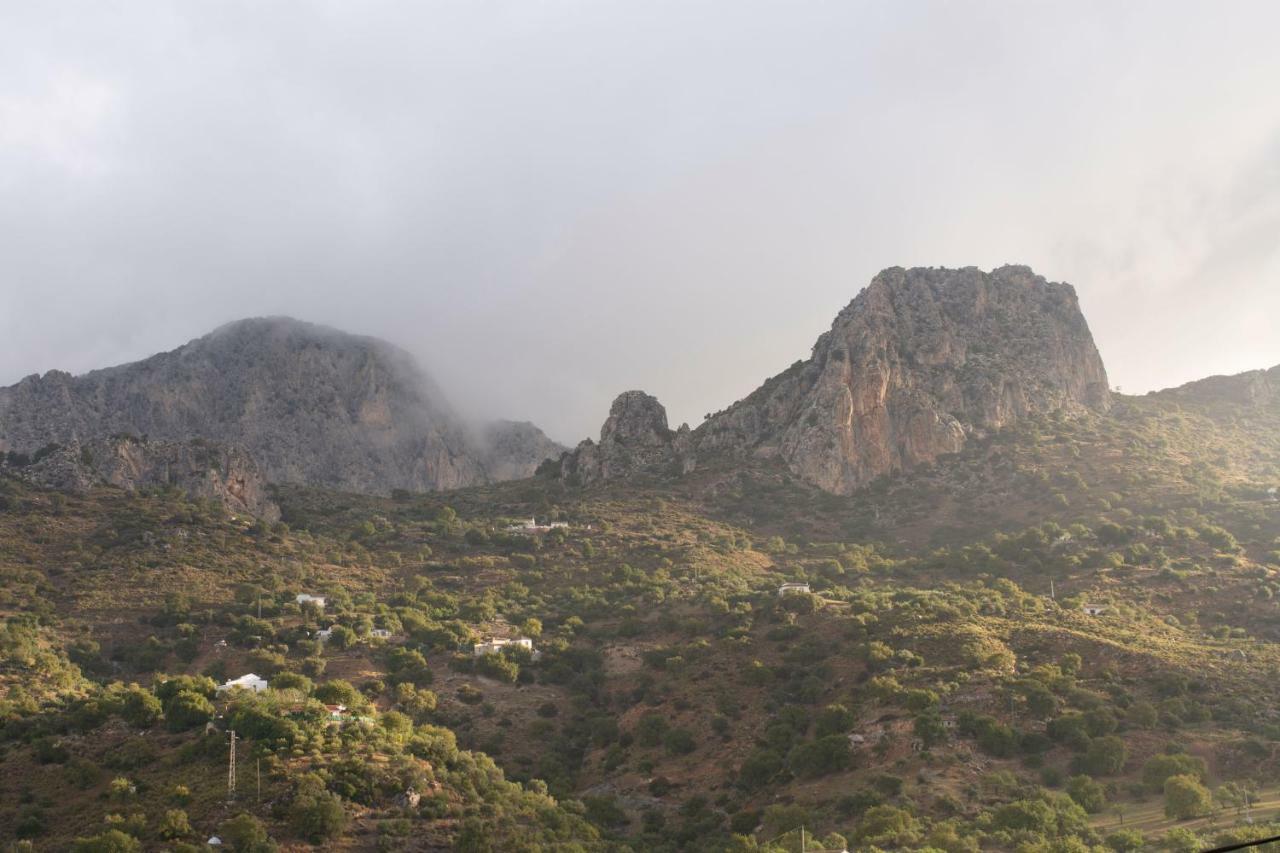 Lagar Del Chorro Junto Caminito Del Rey Piscina Y Baloncesto Διαμέρισμα Εξωτερικό φωτογραφία